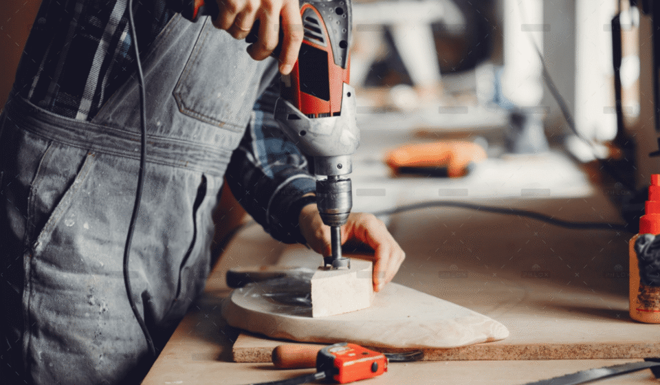 demo-attachment-762-carpenter-works-with-tree1